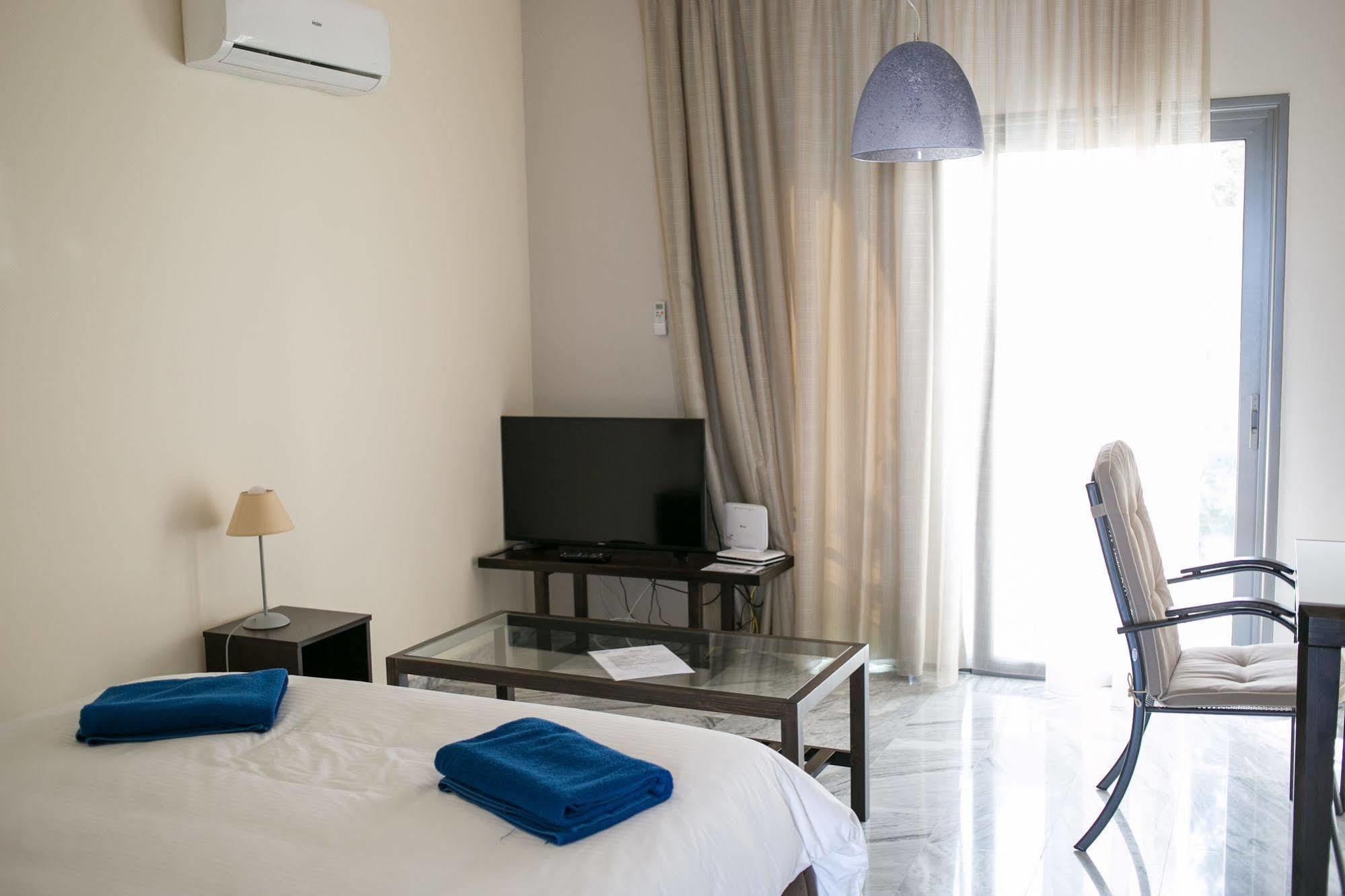 Latchi Escape Hotel And Suites Polis Extérieur photo